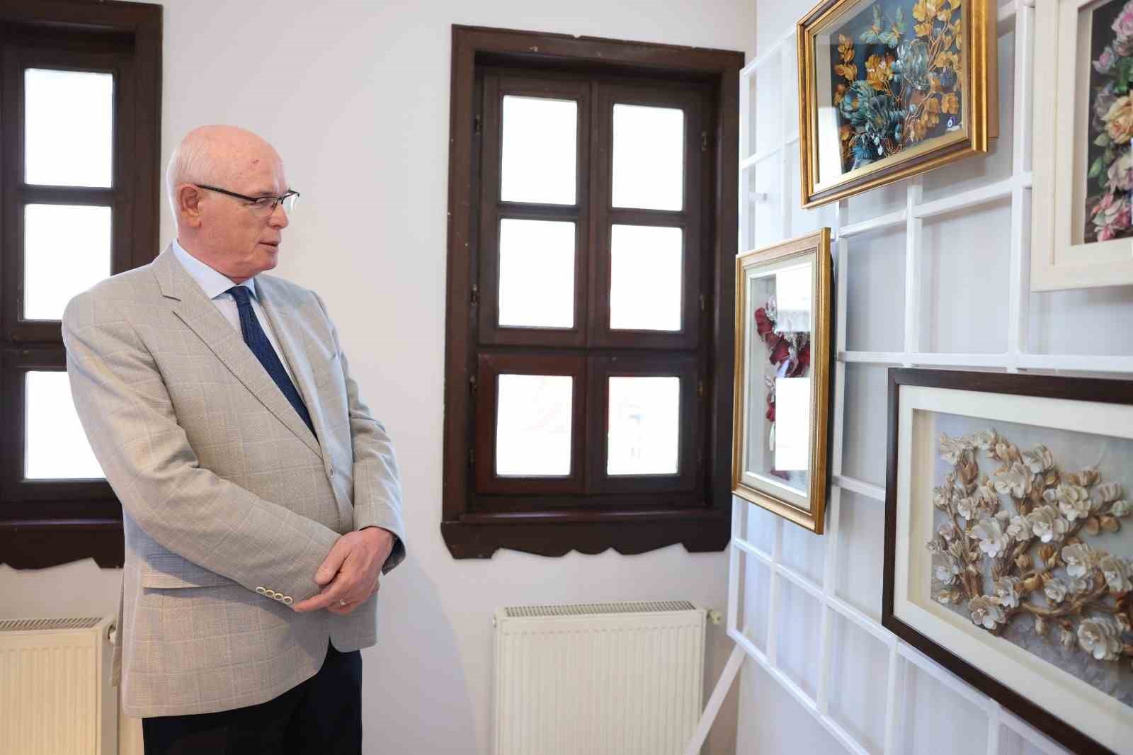 Odunpazarı’nda emek ve sanat bir arada: Kağıt Rölyef Sergisi Açıldı