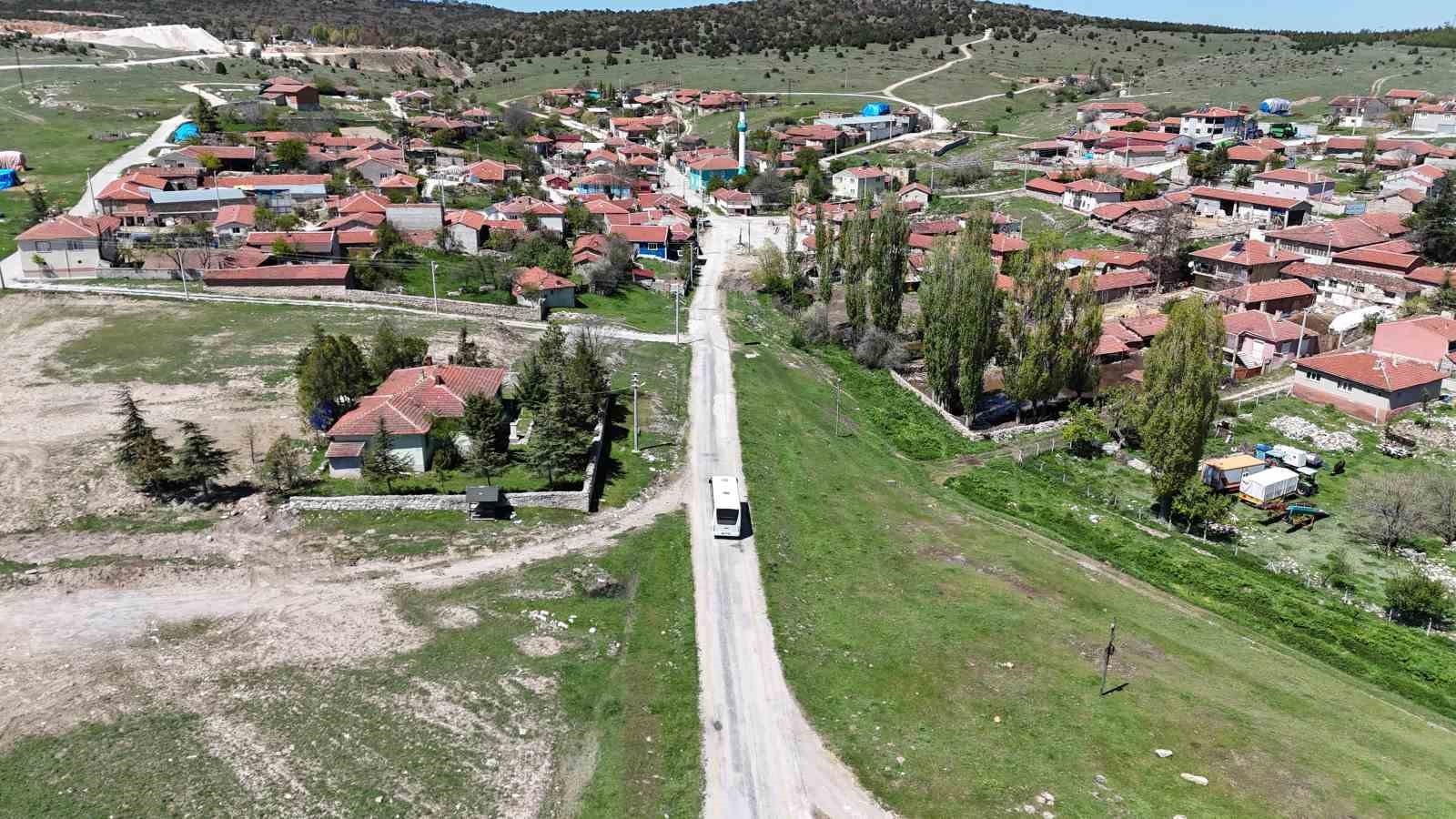 Marketini ’sırtına’ sarıp köyleri gezmeye başladı; 