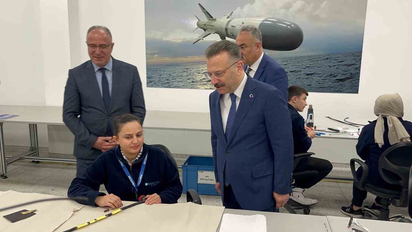 Milli savunma ürünlerinin kritik parçalarını Eskişehirli kadın işçiler üretiyor