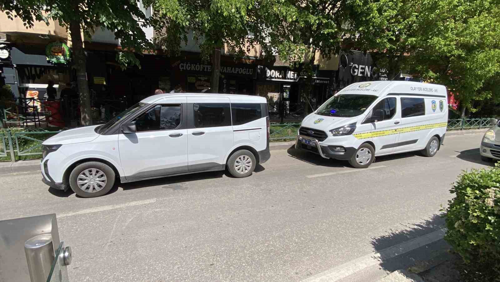 Eskişehir’de temizlik görevlileri, çöp yerine tabanca topladı