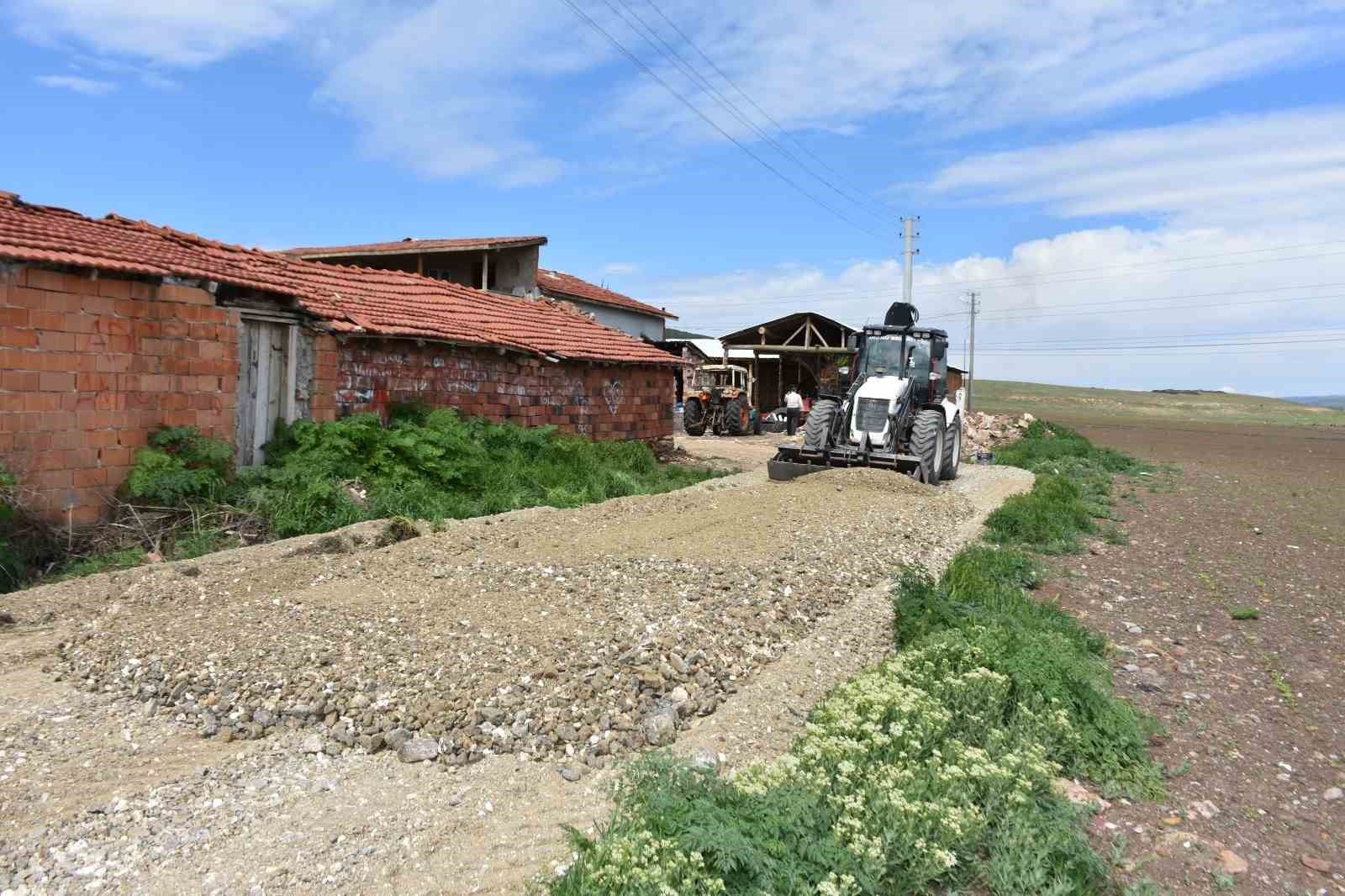 İnönü Belediyesi yol çalışmalarına devam ediyor