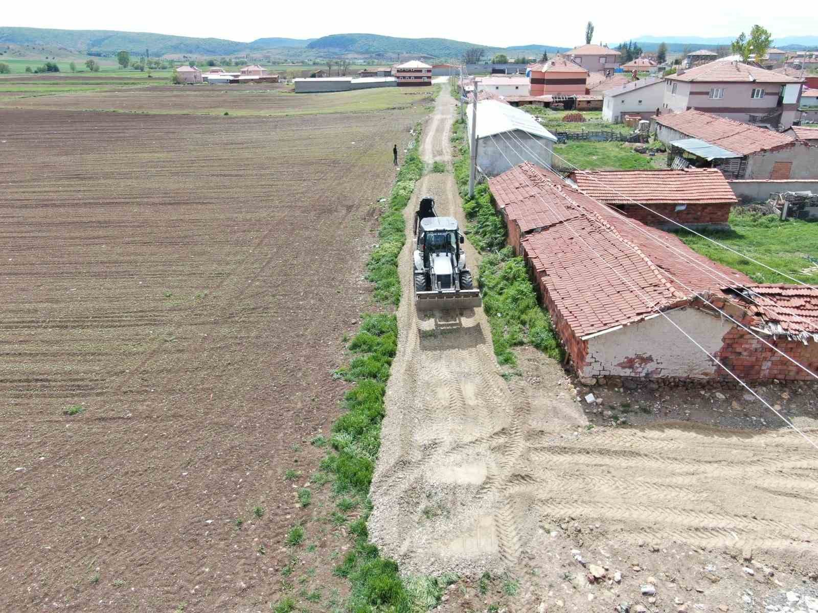 İnönü Belediyesi yol çalışmalarına devam ediyor