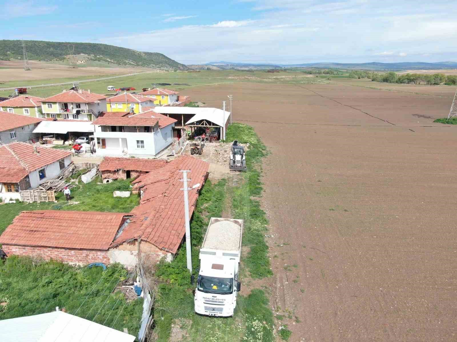 İnönü Belediyesi yol çalışmalarına devam ediyor