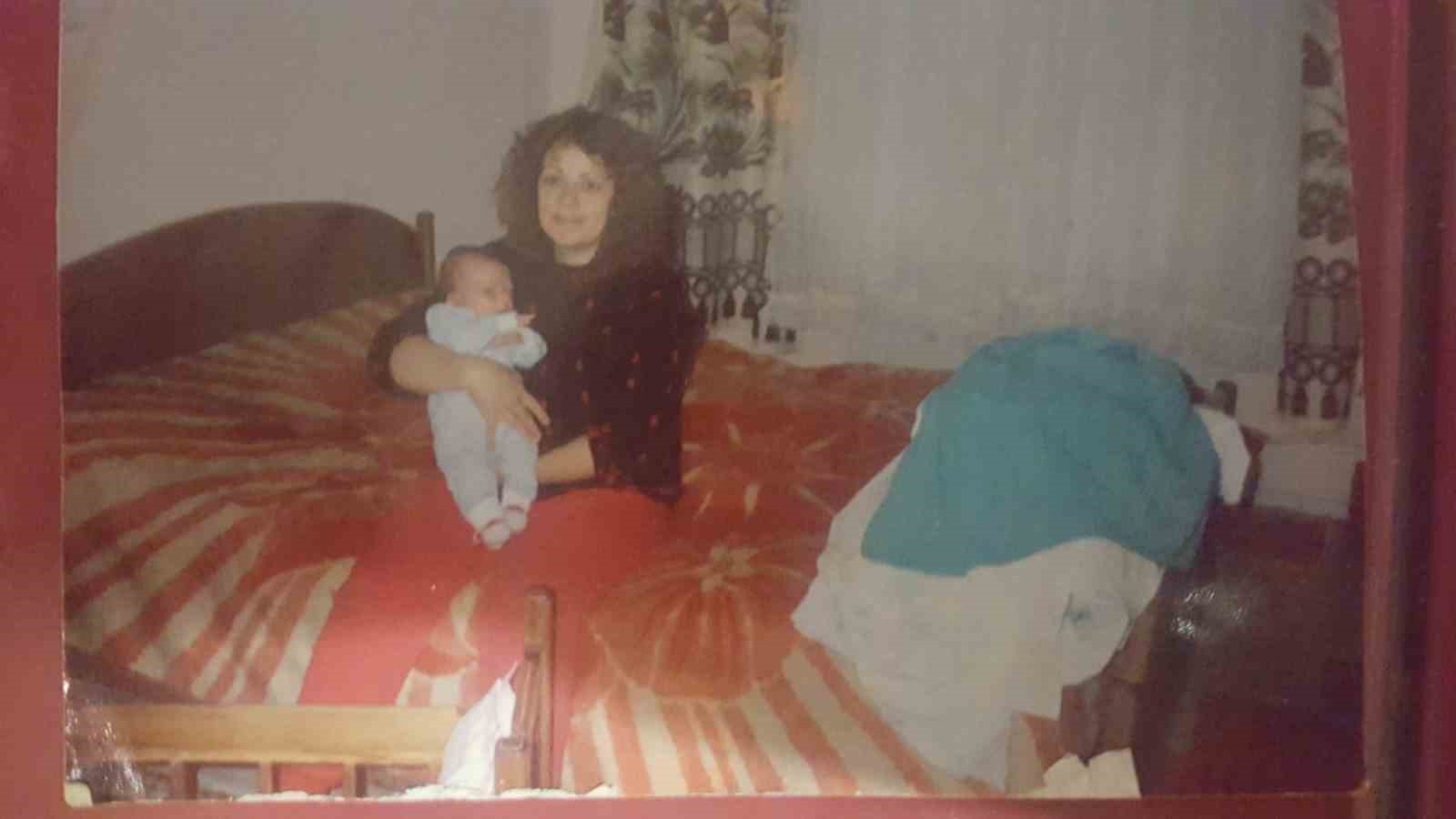 Kaynanasının eline doğduğunu kız isteme merasiminde fark etti