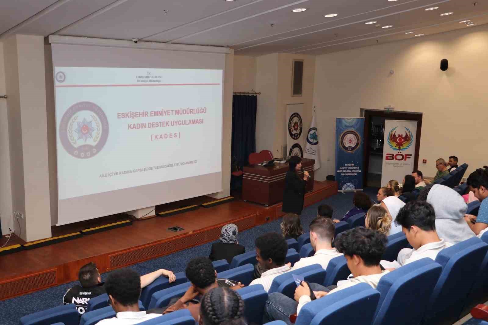 Uluslararası öğrencilere bilgilendirme semineri