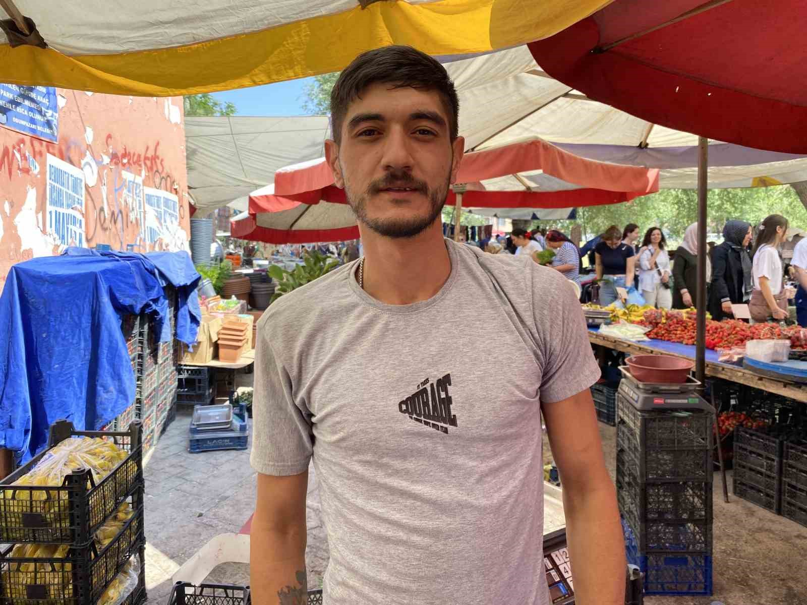 Esnaf Çarşamba Pazarı’nın taşınmasını istemiyor