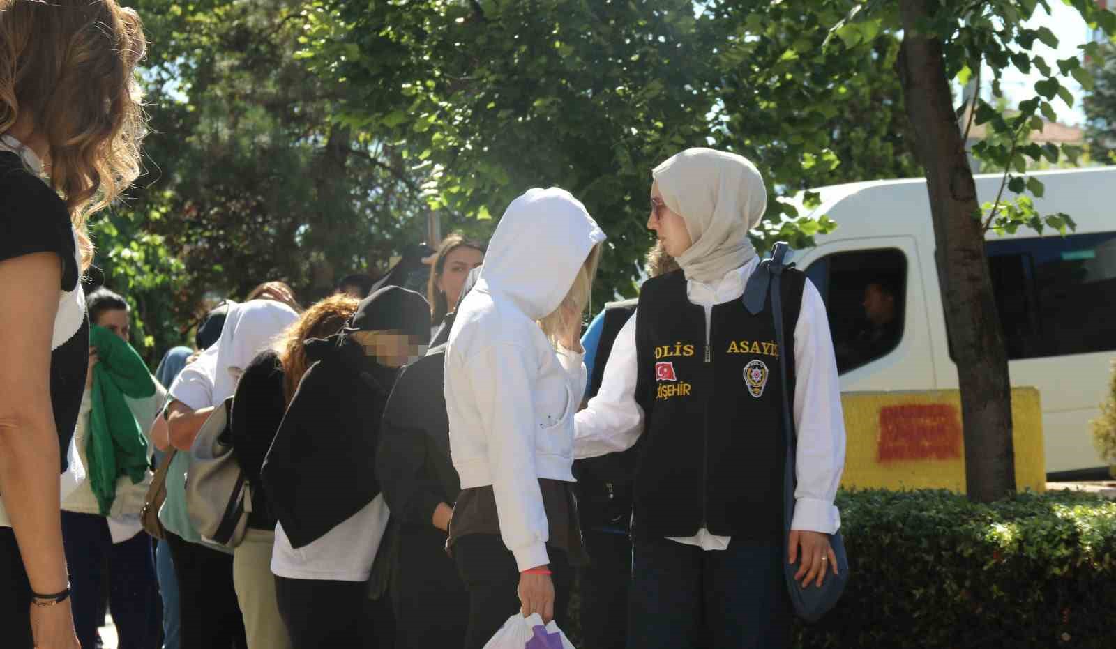 Eskişehir’de aylarca süren takibin ardından düzenlenen fuhuş operasyonunda 19 şüpheli yakalandı