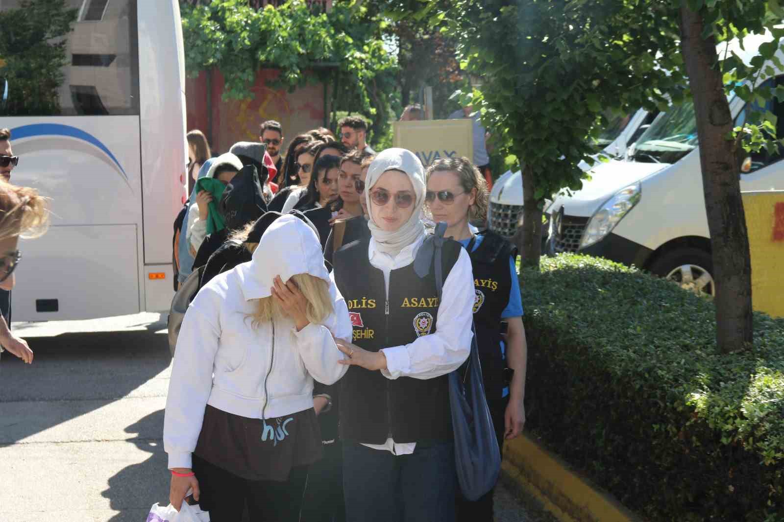 Eskişehir’de aylarca süren takibin ardından düzenlenen fuhuş operasyonunda 19 şüpheli yakalandı